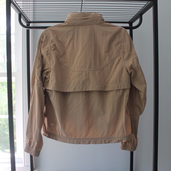 Lululemon Lightweight Jacket Women’s Size 8 - Picture 4 of 7